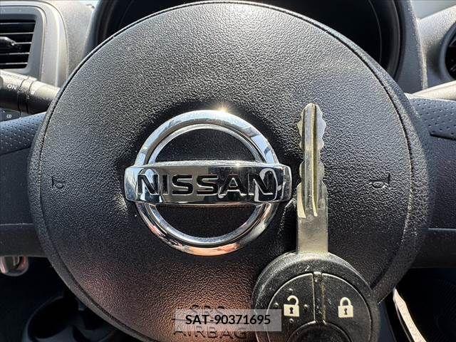 Nissan MARCH 2013-10 233959-6