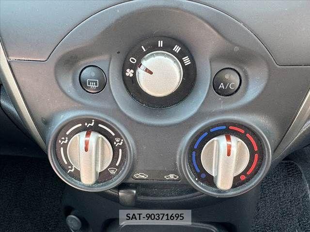 Nissan MARCH 2013-10 233959-4