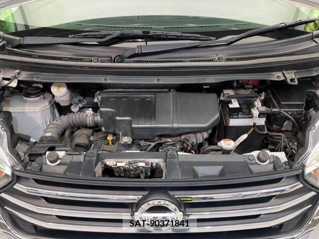 Nissan ROOX 2017-05 323832-18
