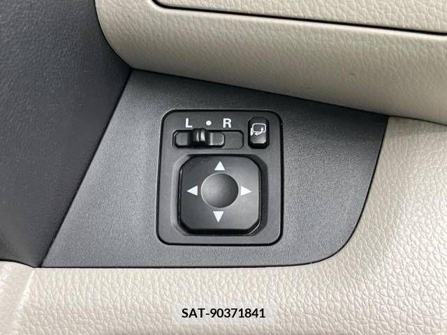 Nissan ROOX 2017-05 323832-7