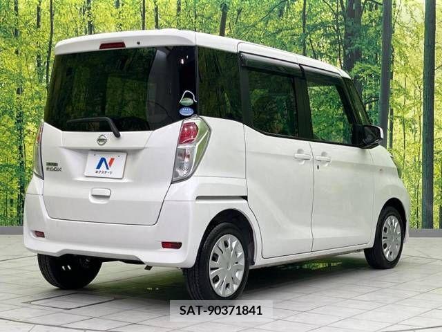 Nissan ROOX 2017-05 323832-17