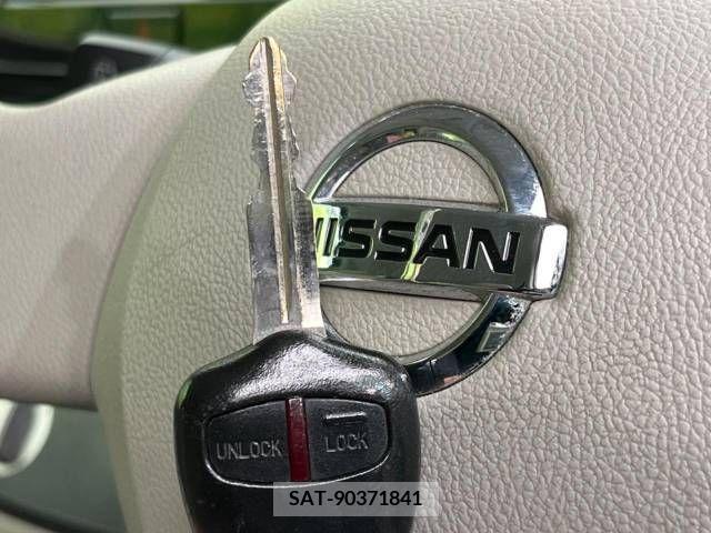 Nissan ROOX 2017-05 323832-5