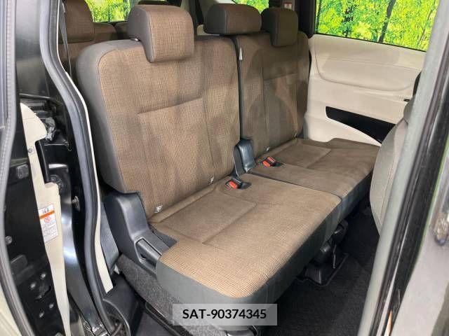 Toyota SIENTA 2015-12 298404-8