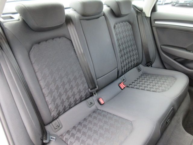 Audi A3 SEDAN 2015-07 180844-20
