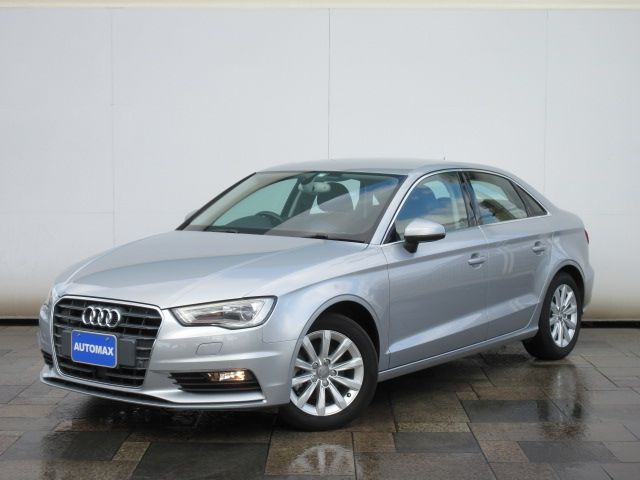 Audi A3 SEDAN 2015-07 180844-0