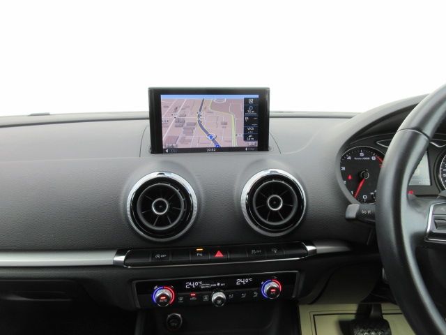 Audi A3 SEDAN 2015-07 180844-24