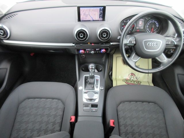 Audi A3 SEDAN 2015-07 180844-1