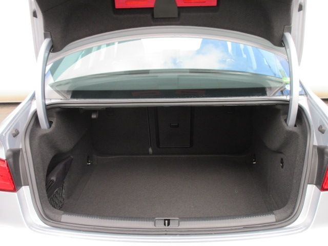 Audi A3 SEDAN 2015-07 180844-22
