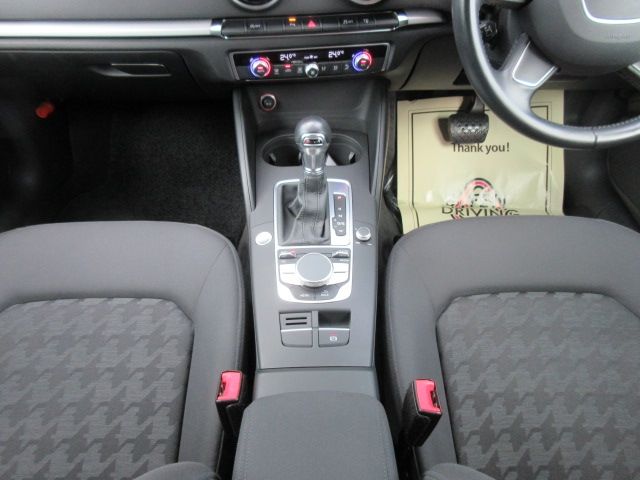 Audi A3 SEDAN 2015-07 180844-3