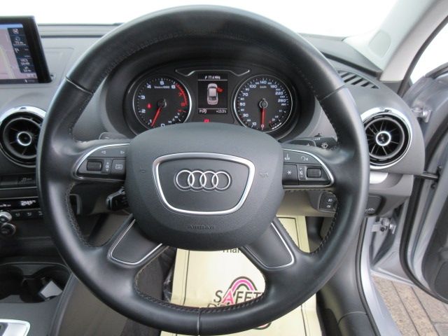 Audi A3 SEDAN 2015-07 180844-25