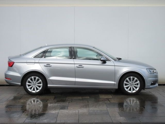 Audi A3 SEDAN 2015-07 180844-7