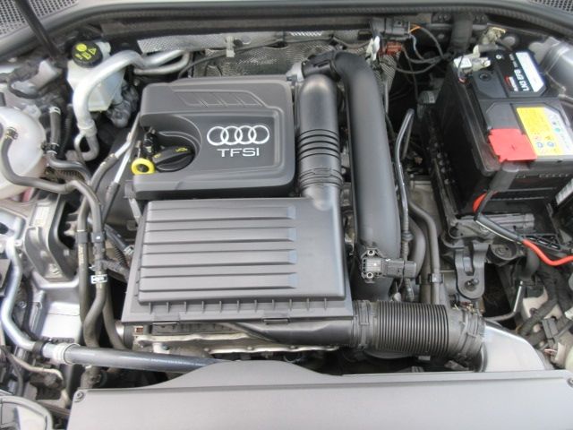Audi A3 SEDAN 2015-07 180844-28