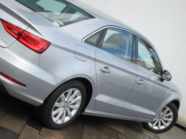 Audi A3 SEDAN 2015-07 180844-9