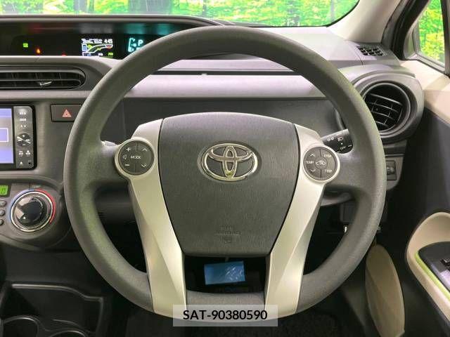 Toyota AQUA 2012-01 260655-11