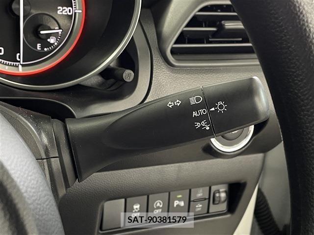 Suzuki SWIFT 2022-11 349932-17