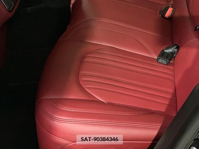 Maserati LEVANTE 2017-05 321228-19