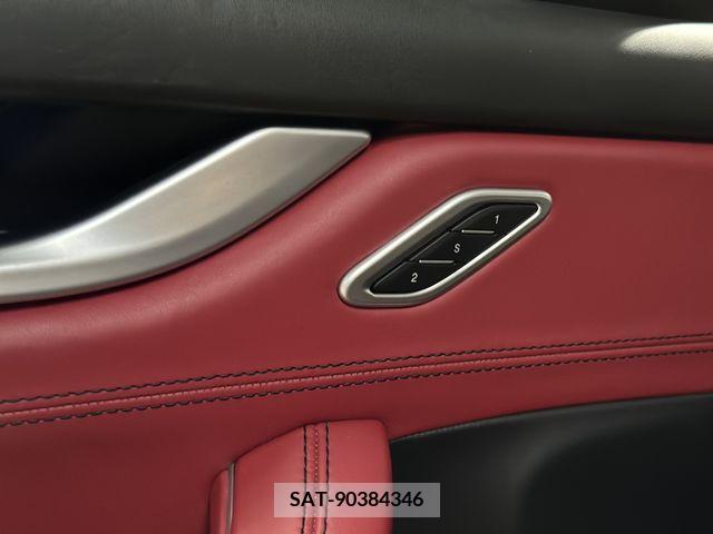 Maserati LEVANTE 2017-05 321228-16