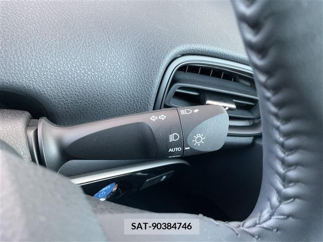 Toyota PRIUS 2021-07 342625-17