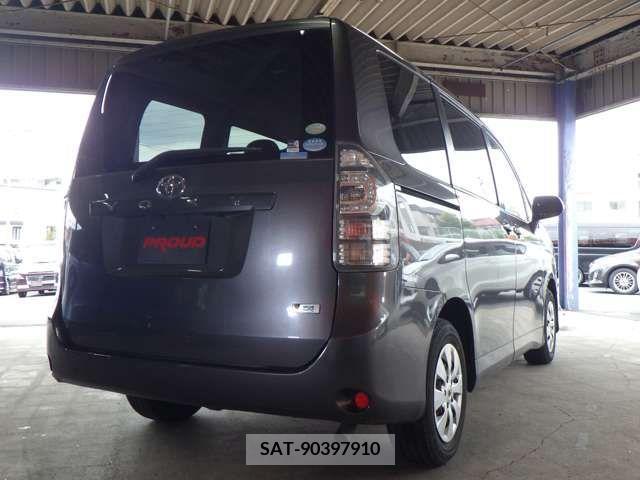 Toyota VOXY 2010-07 326954-6
