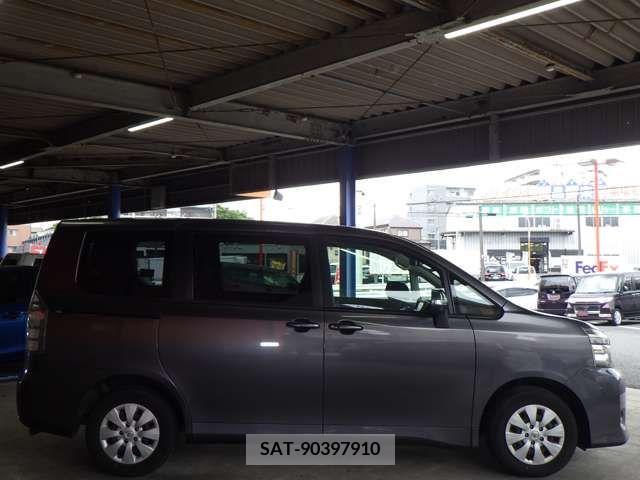 Toyota VOXY 2010-07 326954-5