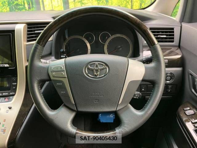 Toyota VELLFIRE 2013-11 330589-11