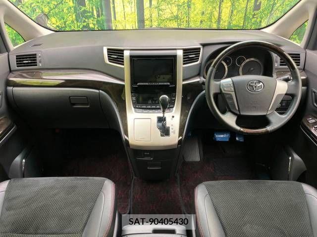 Toyota VELLFIRE 2013-11 330589-1