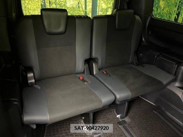 Toyota NOAH 2021-10 321654-4