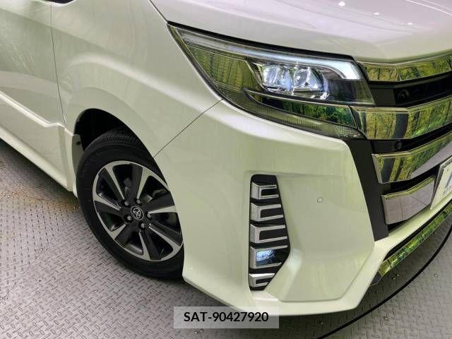 Toyota NOAH 2021-10 321654-7