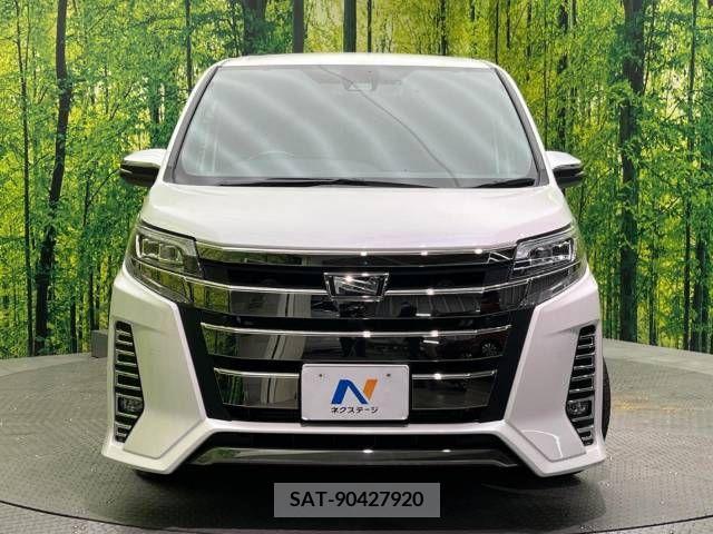 Toyota NOAH 2021-10 321654-9