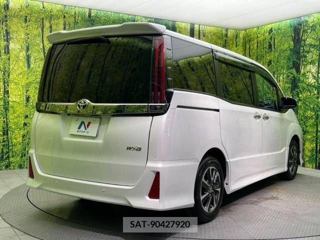 Toyota NOAH 2021-10 321654-12