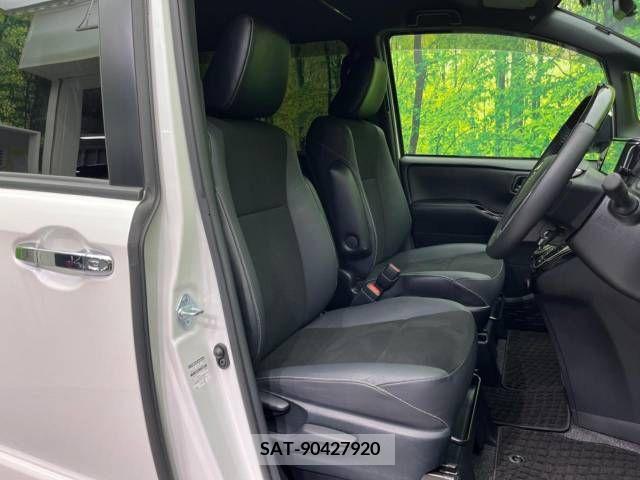 Toyota NOAH 2021-10 321654-2
