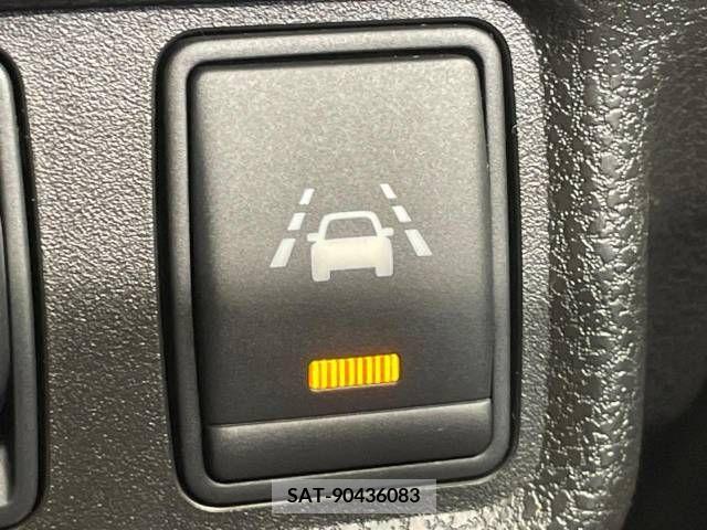 Nissan NOTE 2014-02 365358-5