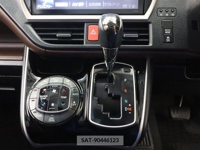 Toyota ESQUIRE 2014-12 202699-11