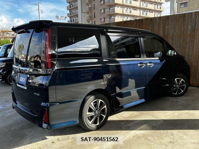 Toyota NOAH 2020-10 219445-1