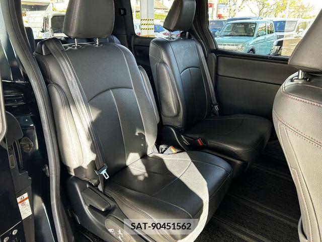 Toyota NOAH 2020-10 219445-12