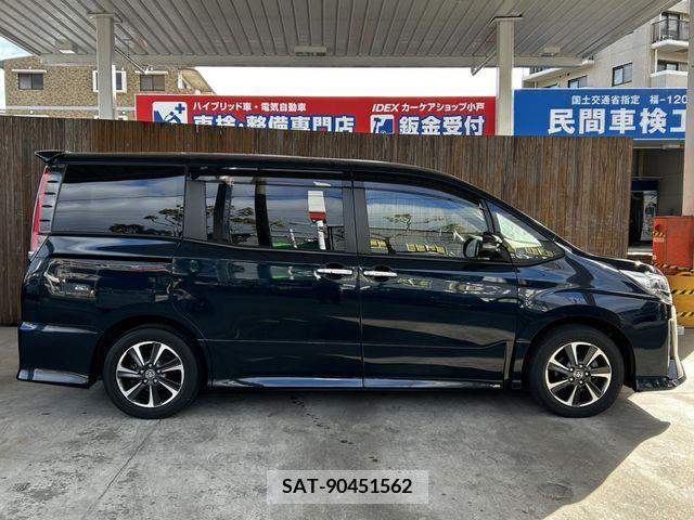 Toyota NOAH 2020-10 219445-5