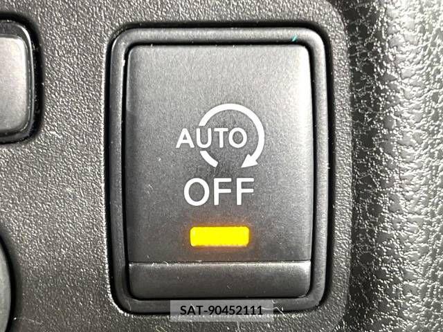 Nissan NOTE 2013-12 302343-7