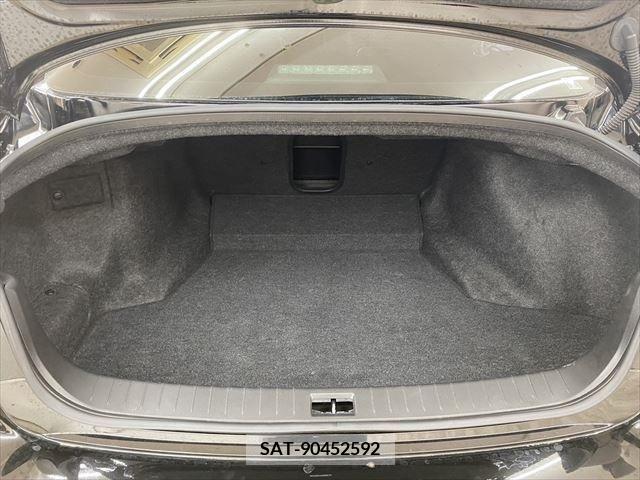 Nissan SKYLINE 2018-01 215489-23