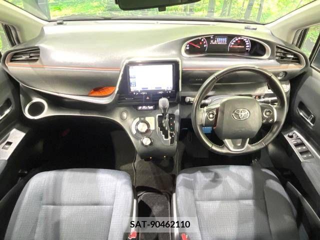 Toyota SIENTA 2016-08 383439-1