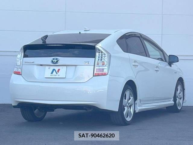 Toyota PRIUS 2010-01 386025-17