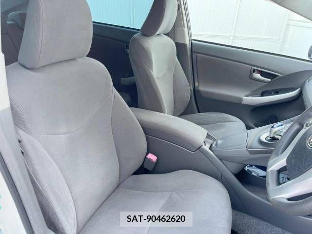 Toyota PRIUS 2010-01 386025-8