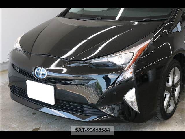 Toyota PRIUS 2016-03 331114-12