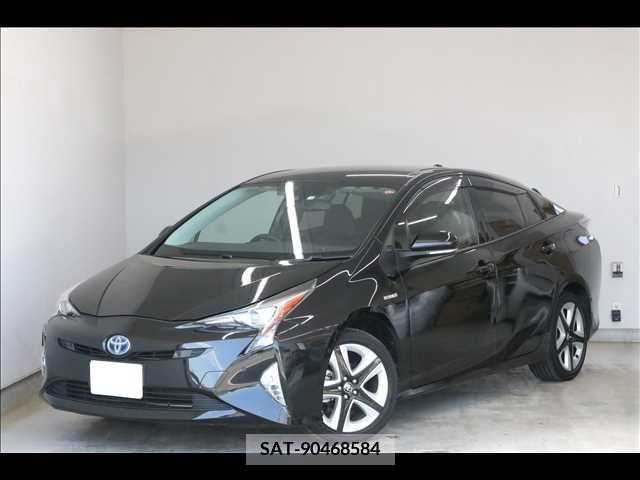 Toyota PRIUS 2016-03 331114-0