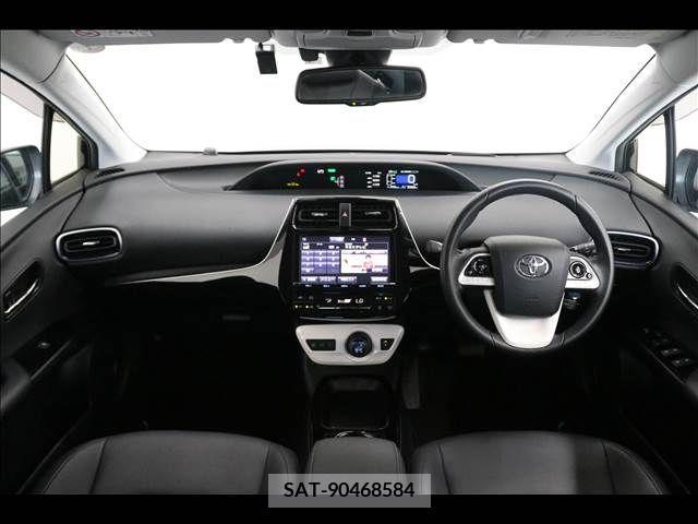 Toyota PRIUS 2016-03 331114-2