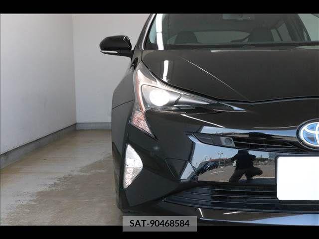 Toyota PRIUS 2016-03 331114-13