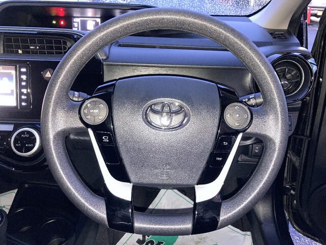 Toyota AQUA 2021-03 189109-10