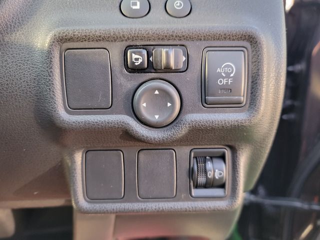 Nissan NOTE 2013-08 196593-14