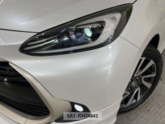 Toyota AQUA 2021-08 260481-12