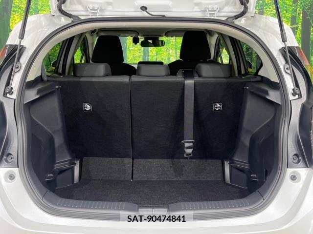 Toyota AQUA 2021-08 260481-10
