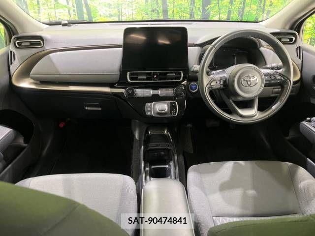 Toyota AQUA 2021-08 260481-1
